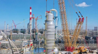 國產手拉葫蘆參與急冷油塔吊裝工作